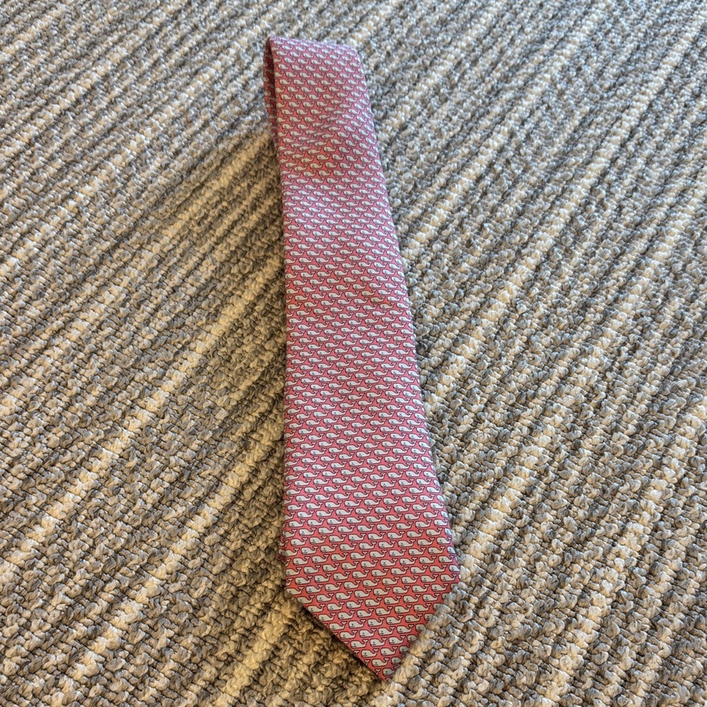 Vineyard Vines pink and Blue Patterned Tie